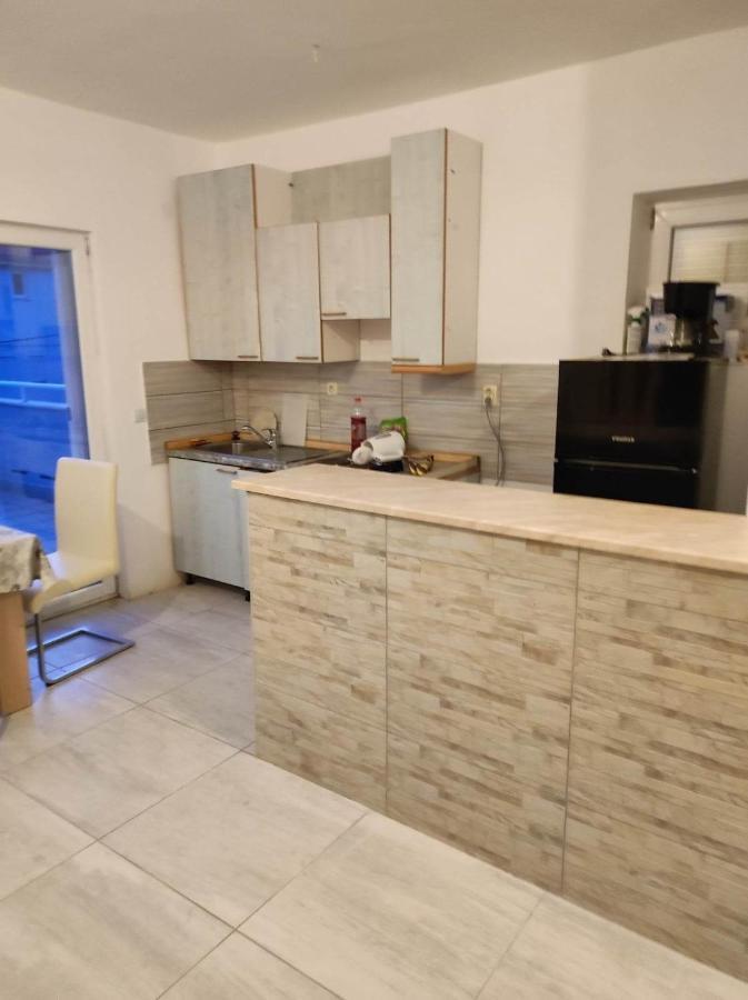 Apartmani Ketryn Crikvenica Eksteriør bilde
